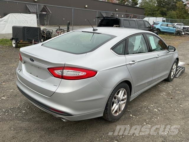 Ford Fusion SE Automobili