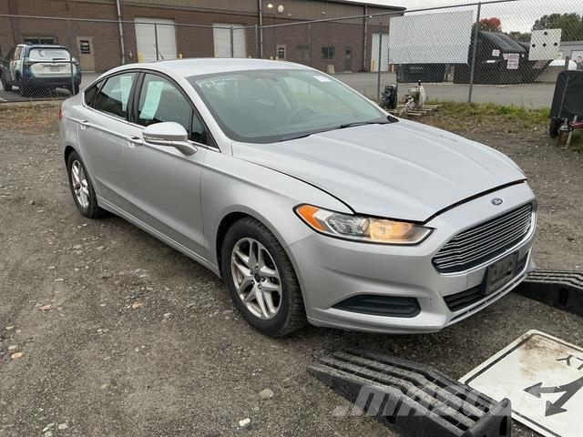 Ford Fusion SE Automobili