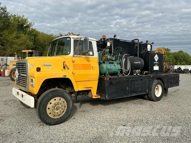 Ford L8000 Цистерна