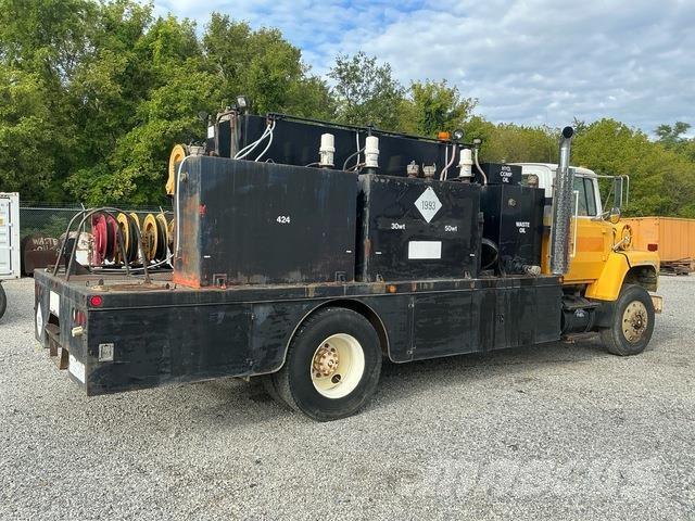 Ford L8000 Цистерна