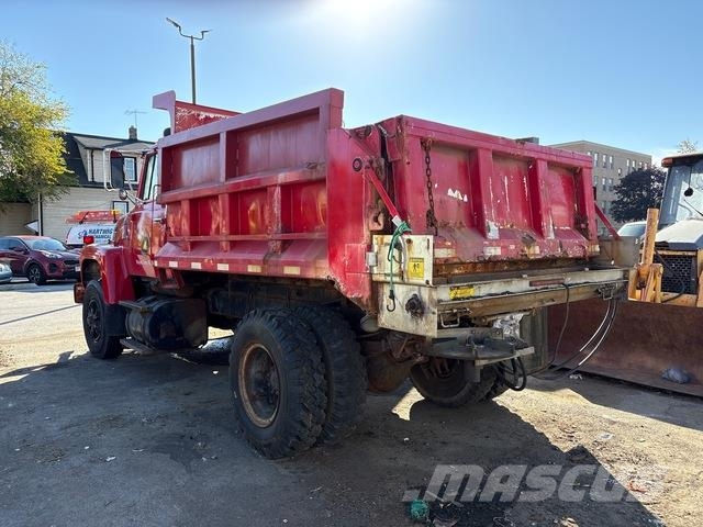 Ford L8000 Camiones bañeras basculantes o volquetes