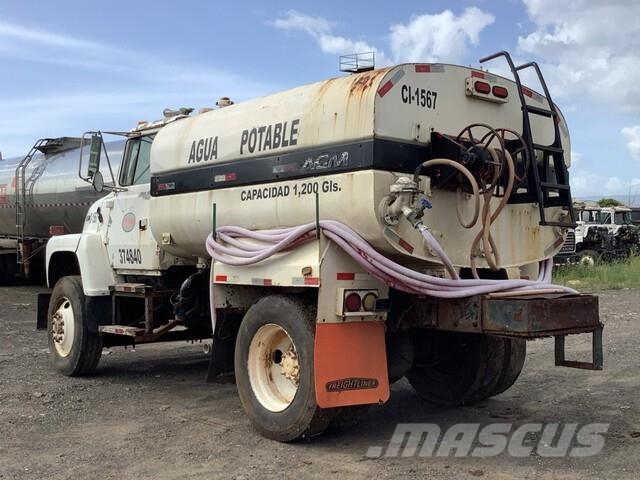 Ford LN8000 Cisterny na vodu