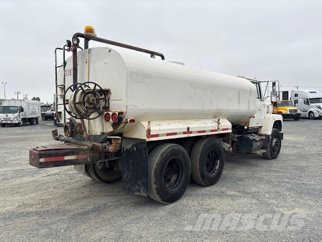 Ford LNT8000 Kamioni za vodu