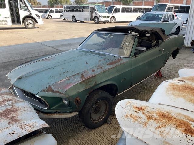 Ford Mustang Automašīnas
