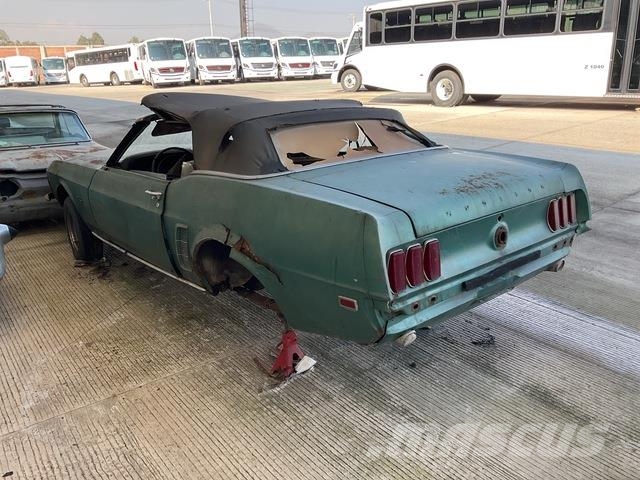 Ford Mustang Automašīnas