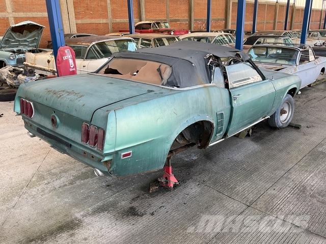 Ford Mustang Automašīnas