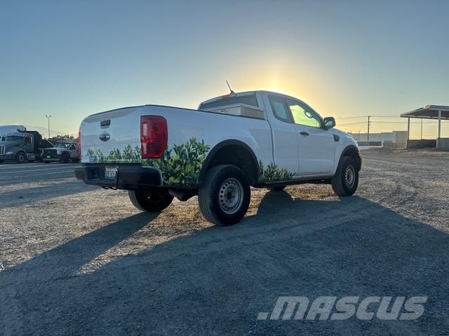Ford Ranger Vieglais kravas automobilis/izkraušana no sāniem