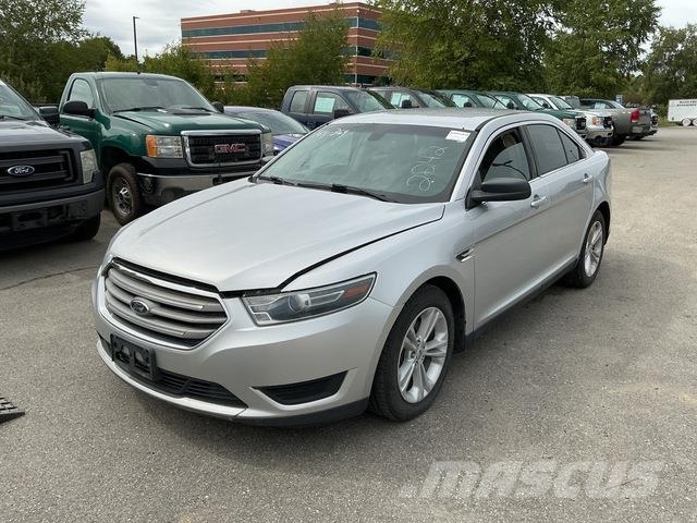 Ford Taurus SE Автомобілі