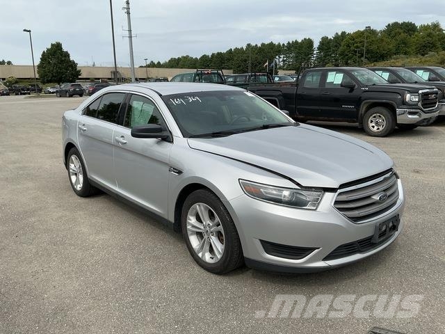 Ford Taurus SE Auto