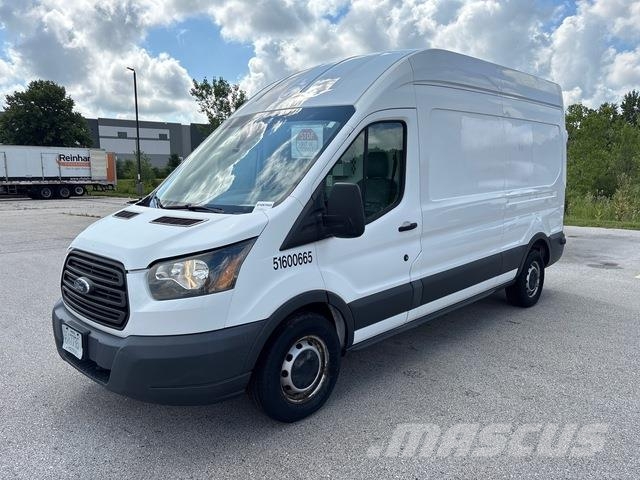 Ford Transit 廂式貨物運輸車