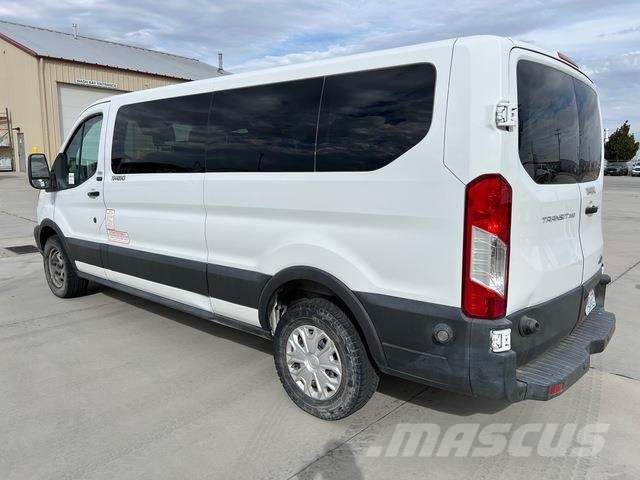 Ford Transit شاحنة مقفلة