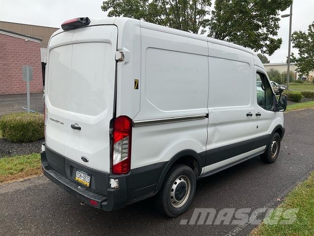 Ford Transit 廂式貨物運輸車