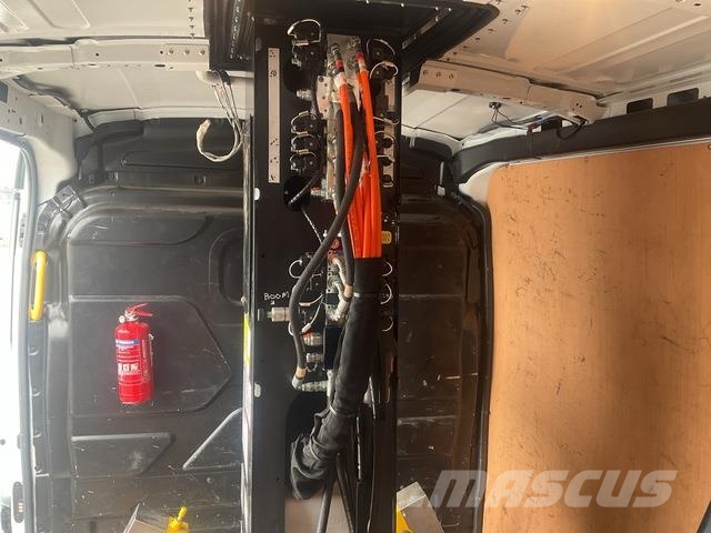 Ford Transit 130M155 المنصات الهوائية المثبتة على شاحنة