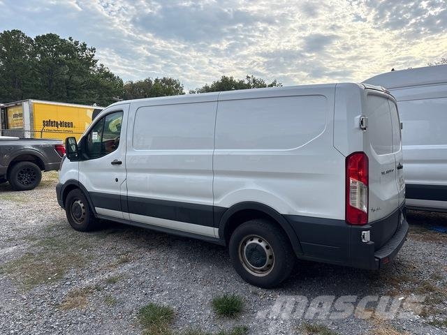 Ford Transit 150 패널 화물차