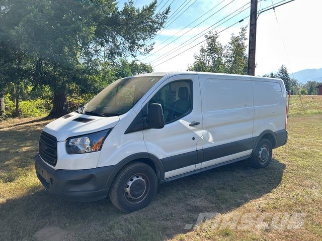 Ford Transit 150 패널 화물차