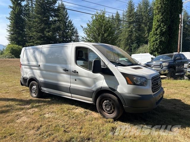 Ford Transit 150 패널 화물차