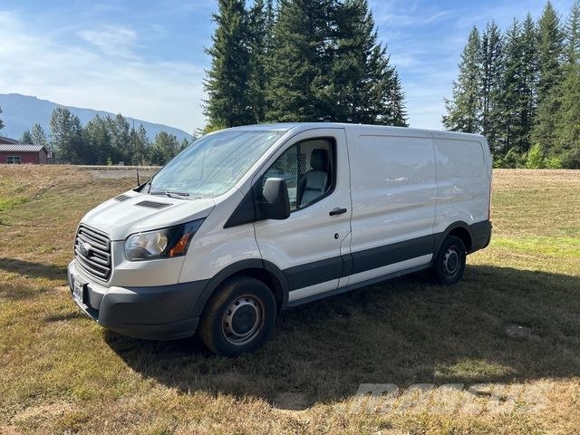 Ford Transit 150 패널 화물차