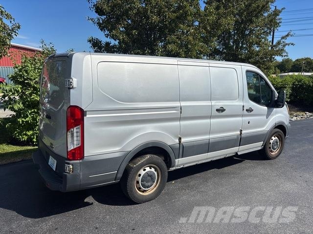Ford Transit 150 패널 화물차