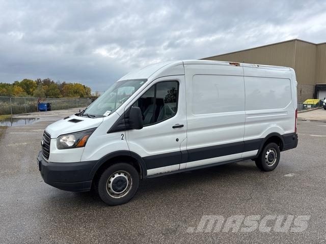 Ford Transit 250 Panel vanlar
