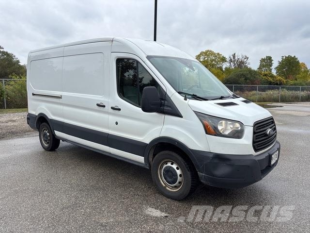 Ford Transit 250 Panel vanlar
