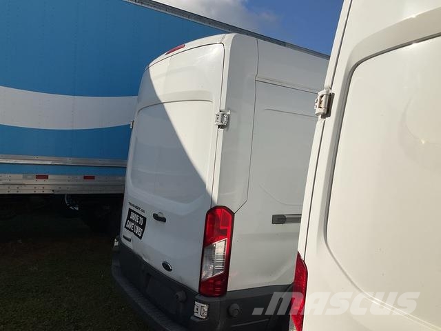 Ford Transit 250 شاحنة مقفلة