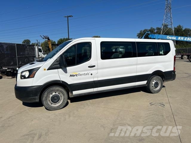 Ford Transit 350 自動車