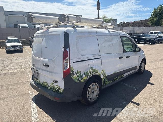 Ford Transit Connect شاحنة مقفلة