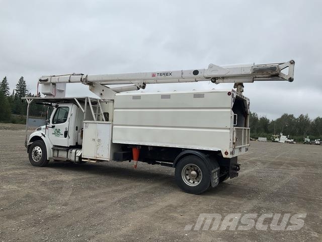 Freightliner 卡車裝載高空作業車