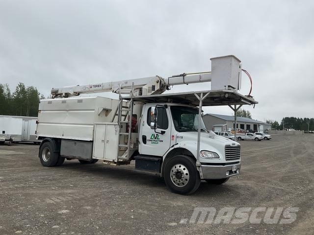 Freightliner 卡車裝載高空作業車