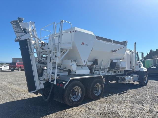Freightliner 108SD Camiones de concreto