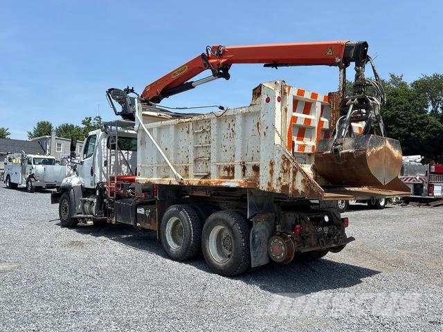 Freightliner 108SD Grijpers