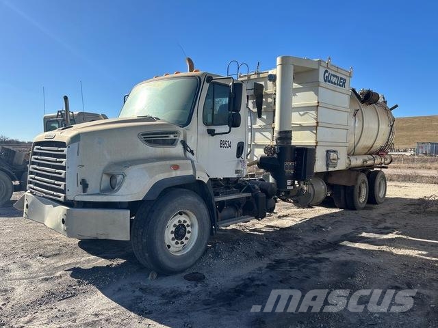 Freightliner 114SD Kombinované/Čerpacie cisterny
