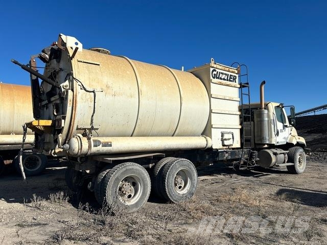 Freightliner 114SD Kombinované/Čerpacie cisterny