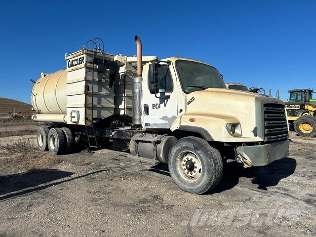 Freightliner 114SD Kombinované/Čerpacie cisterny
