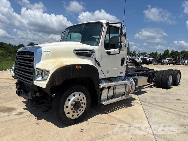 Freightliner 114SD Kabine i unutrašnjost