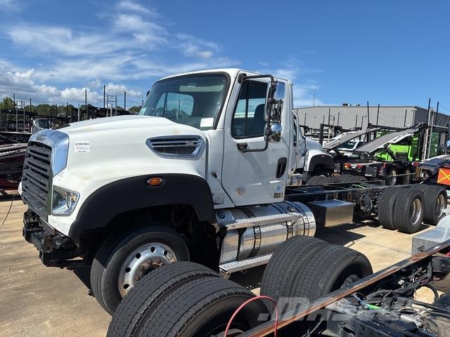 Freightliner 114SD Kabíny a interiér
