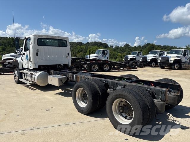 Freightliner 114SD Cabins and interior