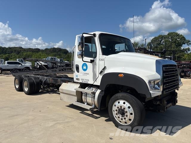 Freightliner 114SD Cabins and interior