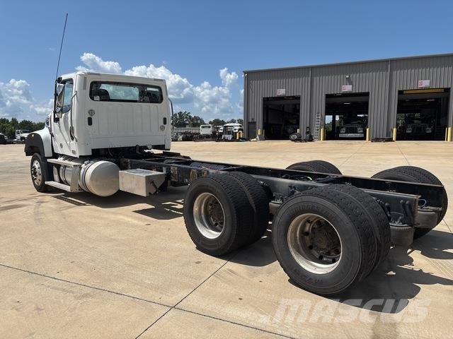 Freightliner 114SD Cabins and interior