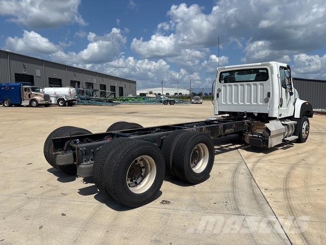 Freightliner 114SD Cabins and interior