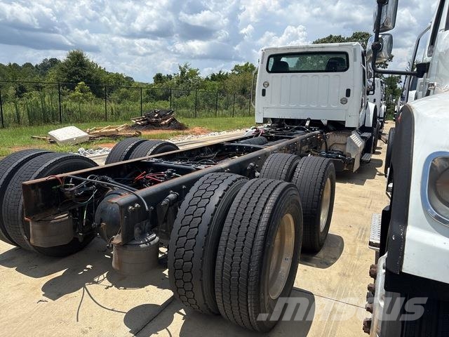 Freightliner 114SD Кабіни