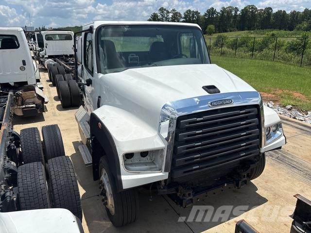 Freightliner 114SD Кабіни