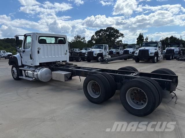 Freightliner 114SD Кабіни