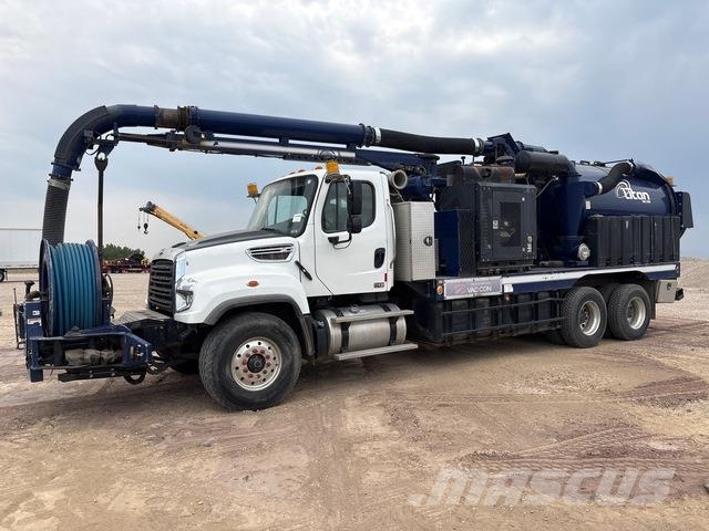 Freightliner 114SD Crawler excavators