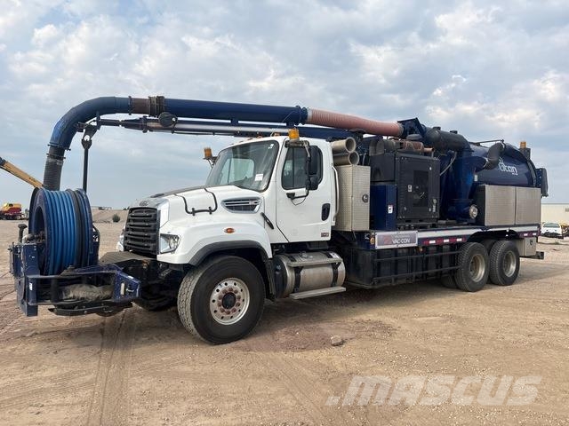 Freightliner 114SD Crawler excavators