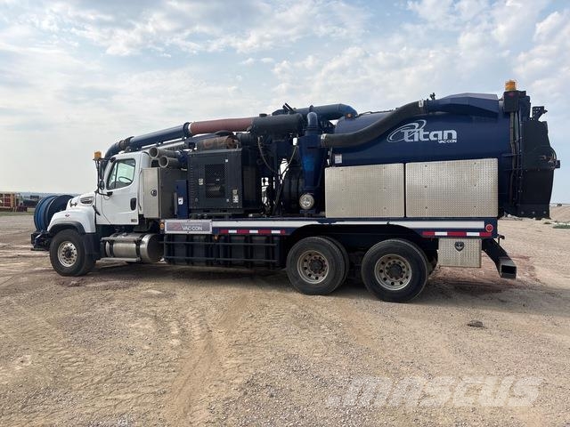 Freightliner 114SD Crawler excavators