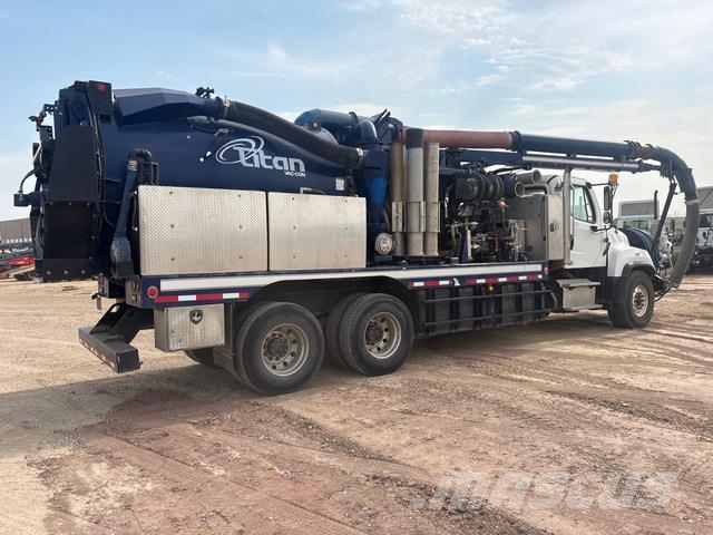 Freightliner 114SD Crawler excavators