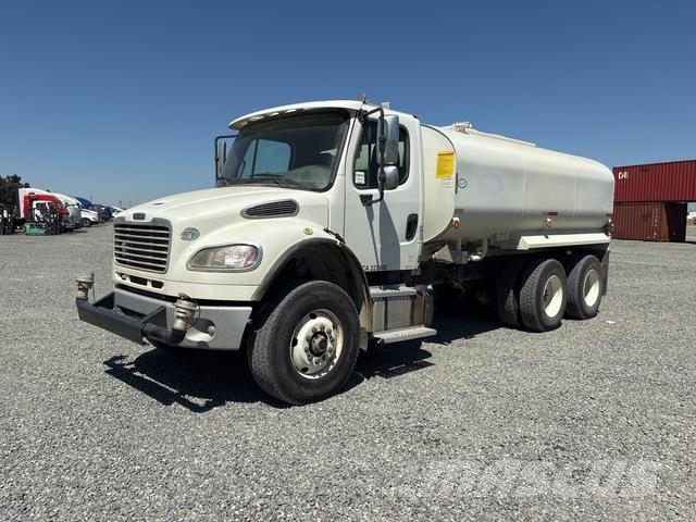 Freightliner Business Class M2 Kamioni za vodu