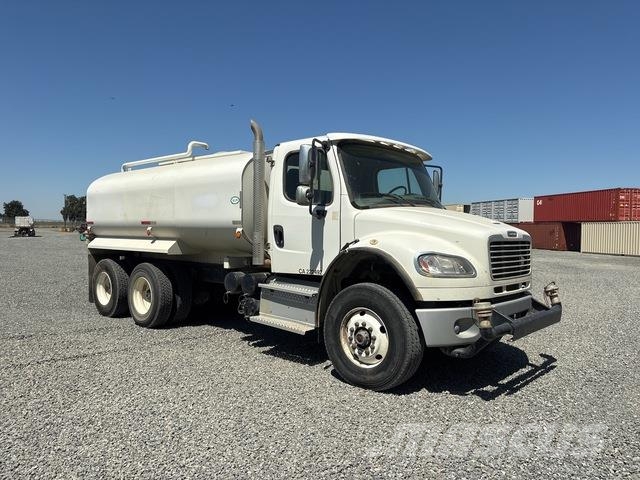 Freightliner Business Class M2 Kamioni za vodu