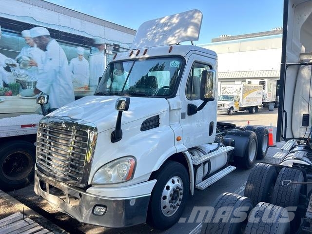 Freightliner CA113 Sadulveokid